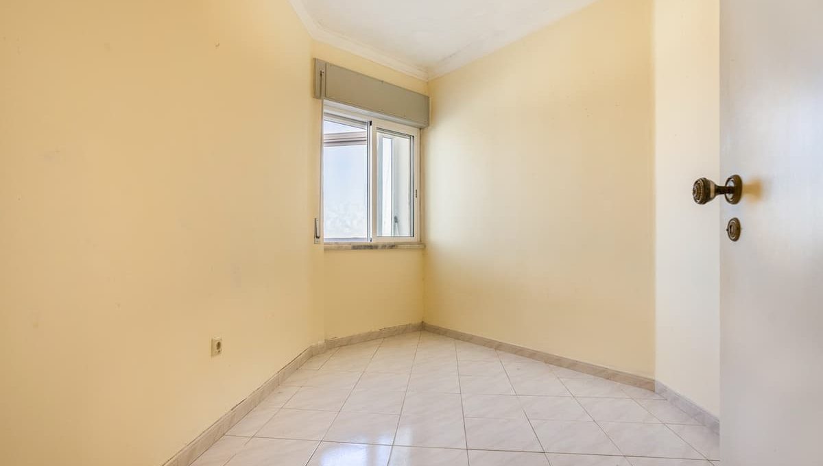 Apartamento T3 no centro da Amora - à venda na rua Sociedade Filarmónica Operária Amorense