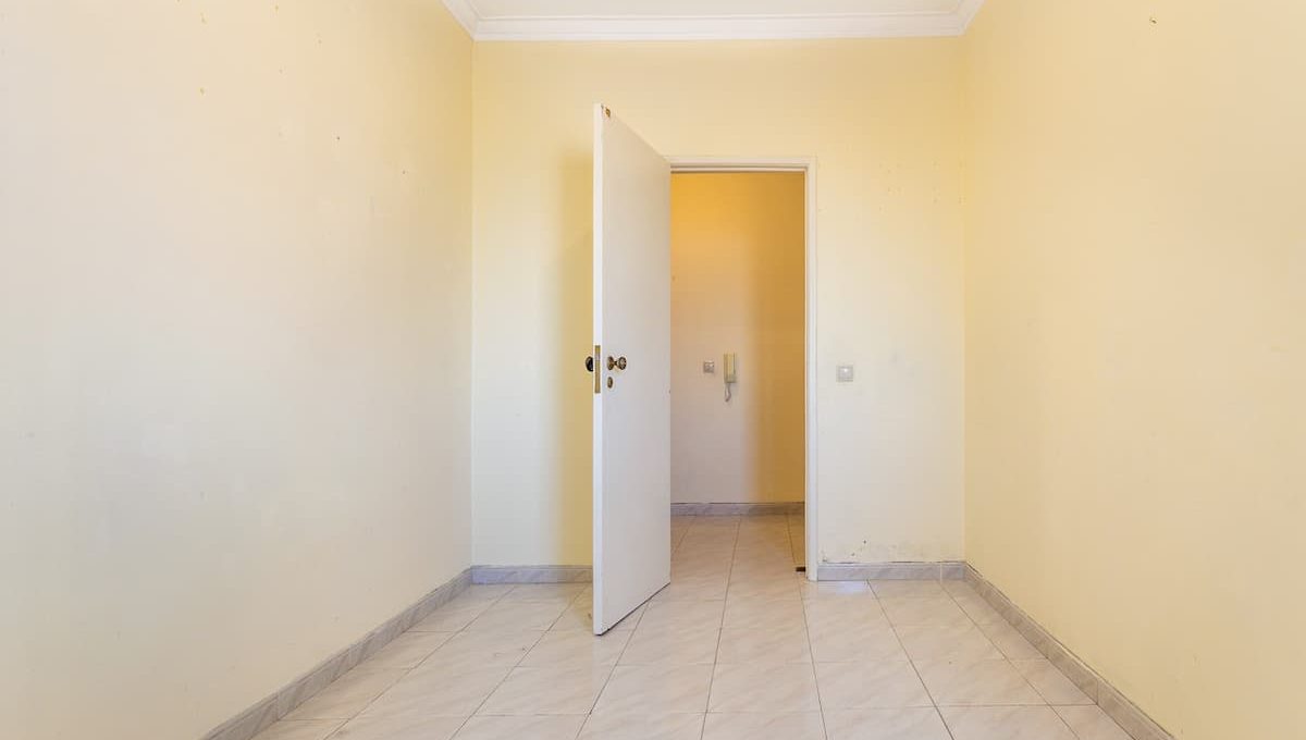 Apartamento T3 no centro da Amora - à venda na rua Sociedade Filarmónica Operária Amorense