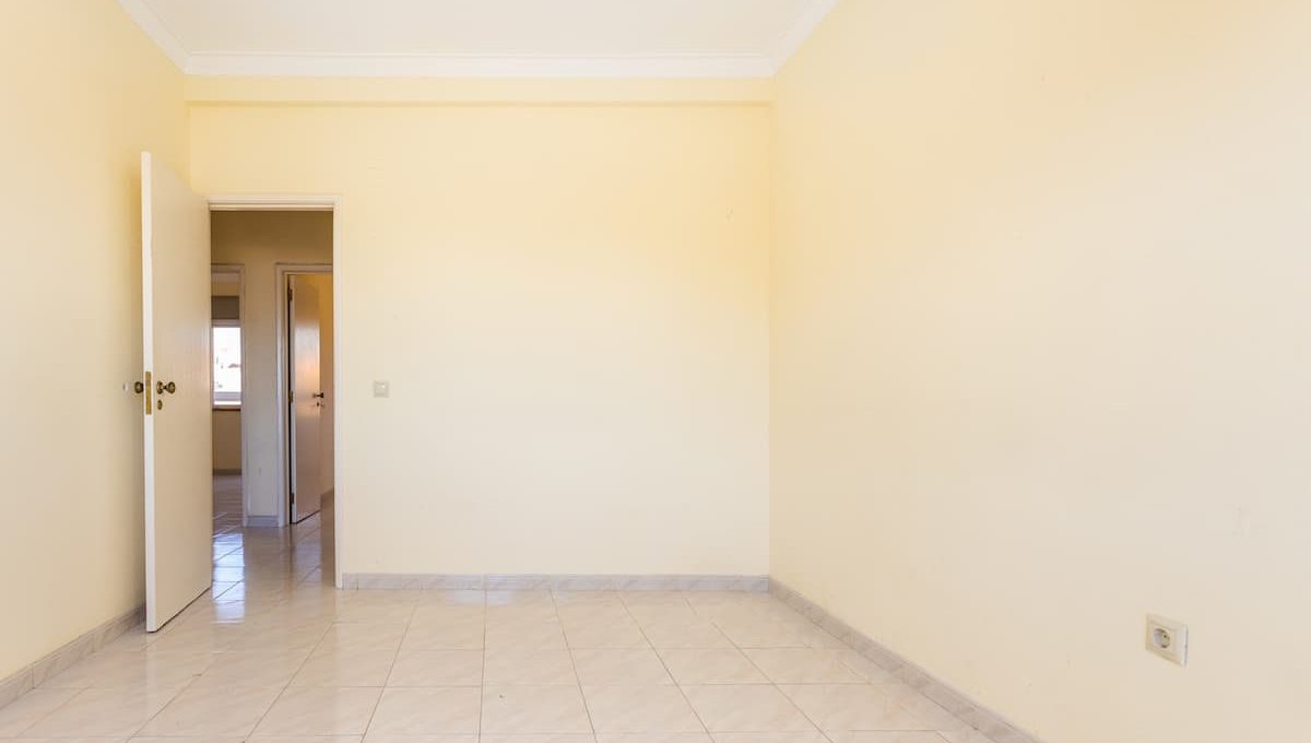 Apartamento T3 no centro da Amora - à venda na rua Sociedade Filarmónica Operária Amorense