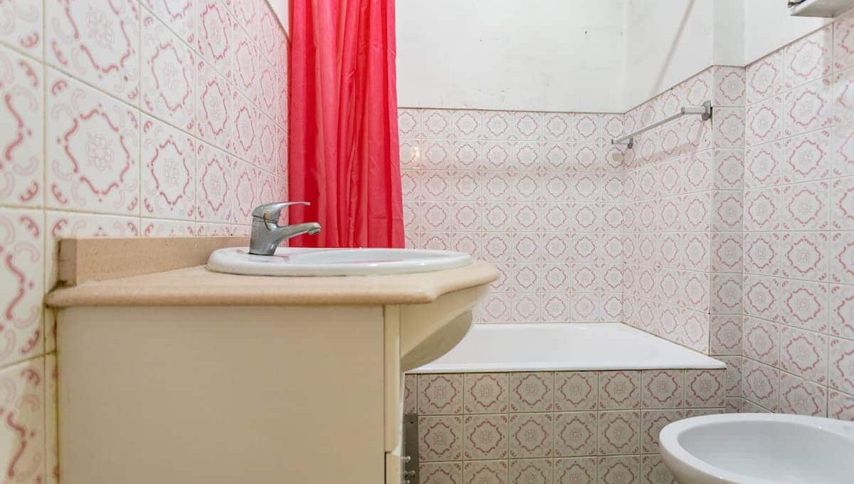 Apartamento T3 no centro da Amora - à venda na rua Sociedade Filarmónica Operária Amorense